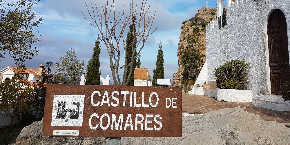 Comares castle sign