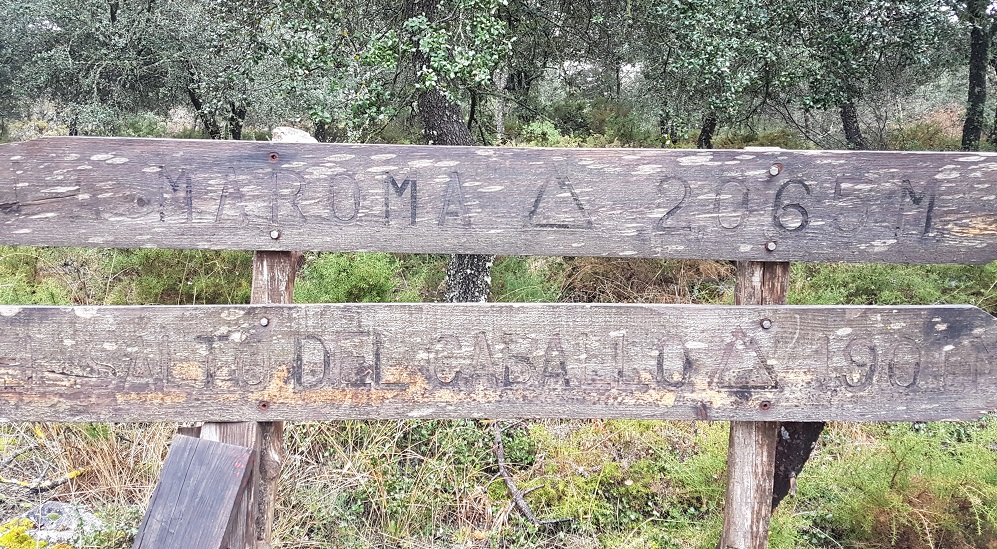 La Maroma Sign Post at El Robledal