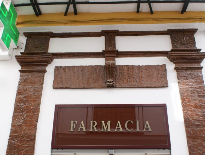 https://mivelezmalaga.com/wp-content/uploads/2019/09/0e625e89-farmacia-700x530.jpg