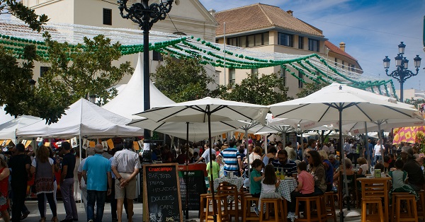 https://mivelezmalaga.com/wp-content/uploads/2019/09/33861bbe-feria-de-san-miguel-plaza-carmelitas.jpg